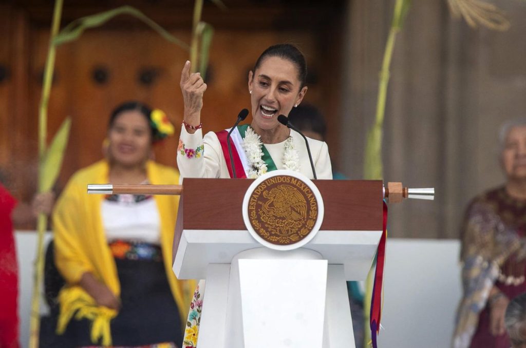 La presidenta Claudia Sheinbaum presentó ante miles de simpatizantes en el Zócalo capitalino su plan de Gobierno.