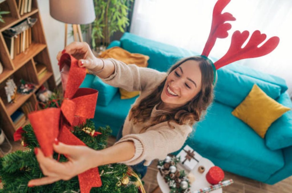 ¿Impaciencia o felicidad? Esto revela la psicología sobre adornar temprano para Navidad