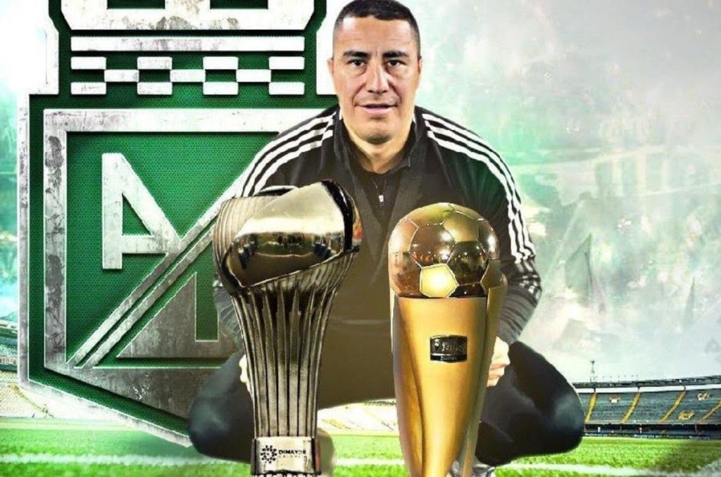 Efraín Juárez y Atlético Nacional