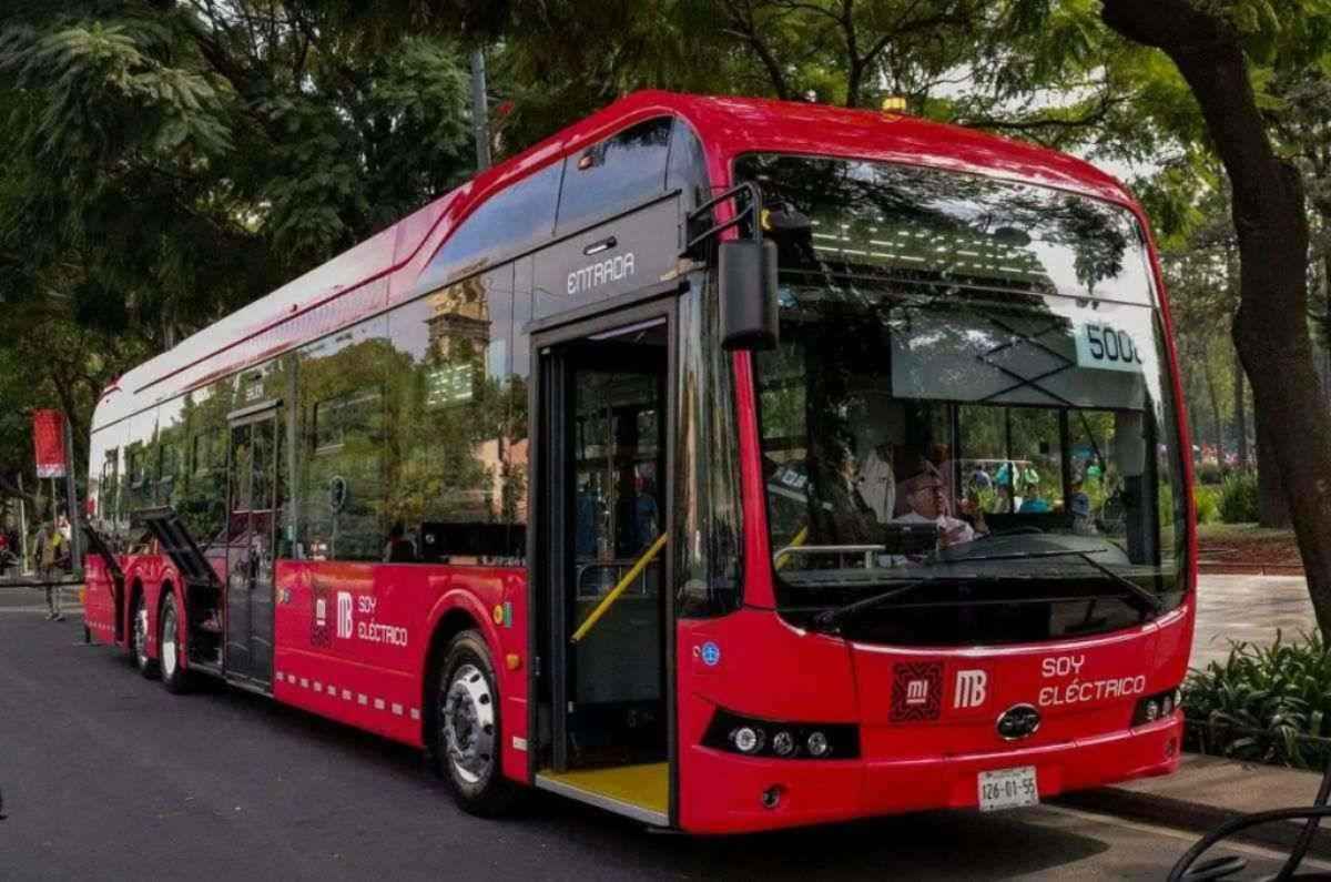 ¿Quiénes pueden usar el carril del Metrobús? Lista oficial de vehículos permitidos