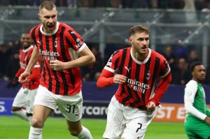 Santiago Giménez podría convertirse en el mexicano más goleador en Champions League