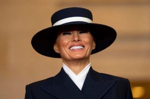 Melania Trump pide “unidad” y protestas “en paz” para rebajar la tensión en Mineápolis