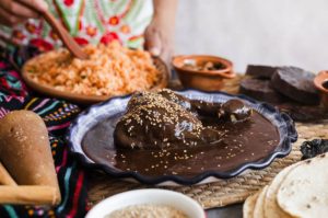 OJO: Identifican un mole con aditivo considerado cancerígeno, ¿lo has consumido?