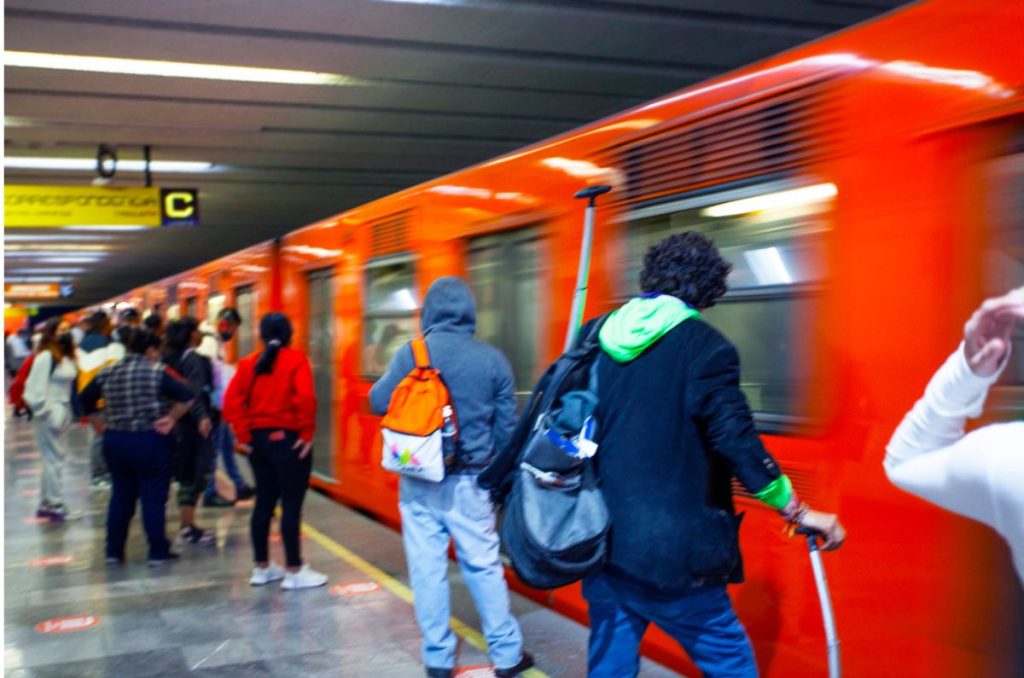 Semana Santa horarios Metro