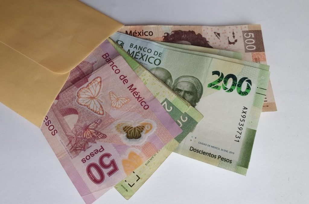 Jovenes Construyendo el Futuro da una beca de mas de 8000