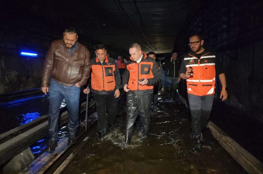 Linea 8 del Metro inundada