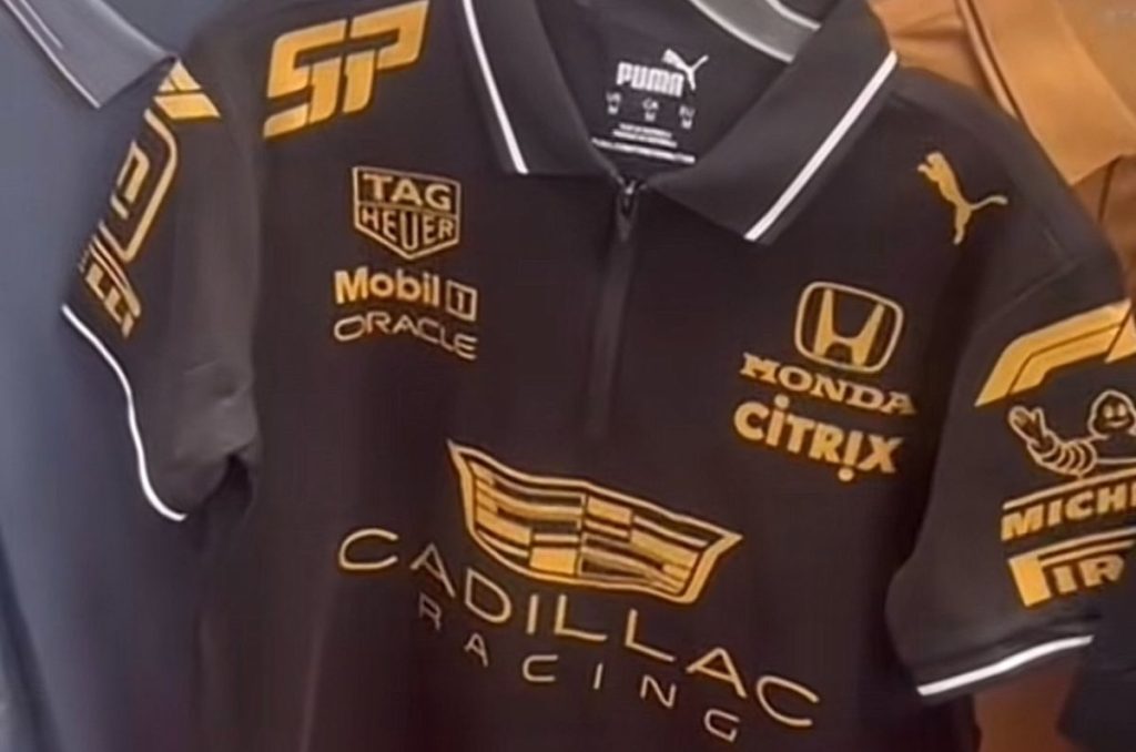 Checo Perez ya tiene mercancia con Cadillac en Tepito