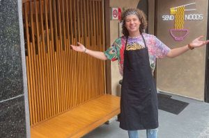 ¿Cuáles son los negocios de Luisito Comunica en CDMX y dónde están ubicados?