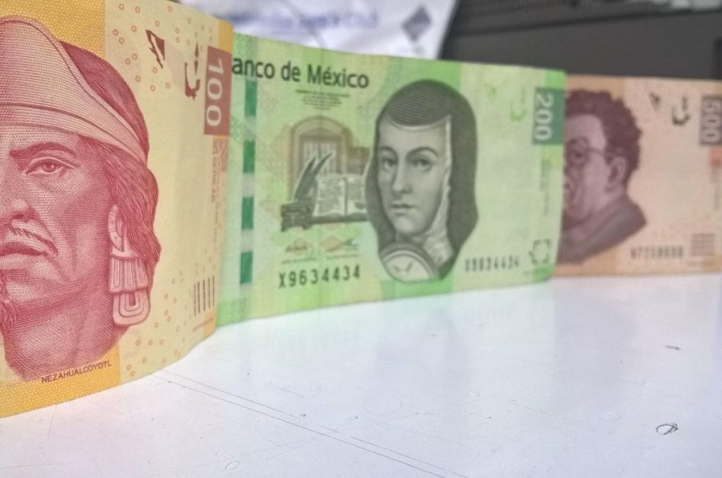 Si trabajas por tu cuenta y tu cliente cubre tus gastos de viaje, es importante saber cómo manejar esos viáticos ante el SAT. Aquí te explicamos por qué no se consideran ingresos y cómo debes comprobarlos.