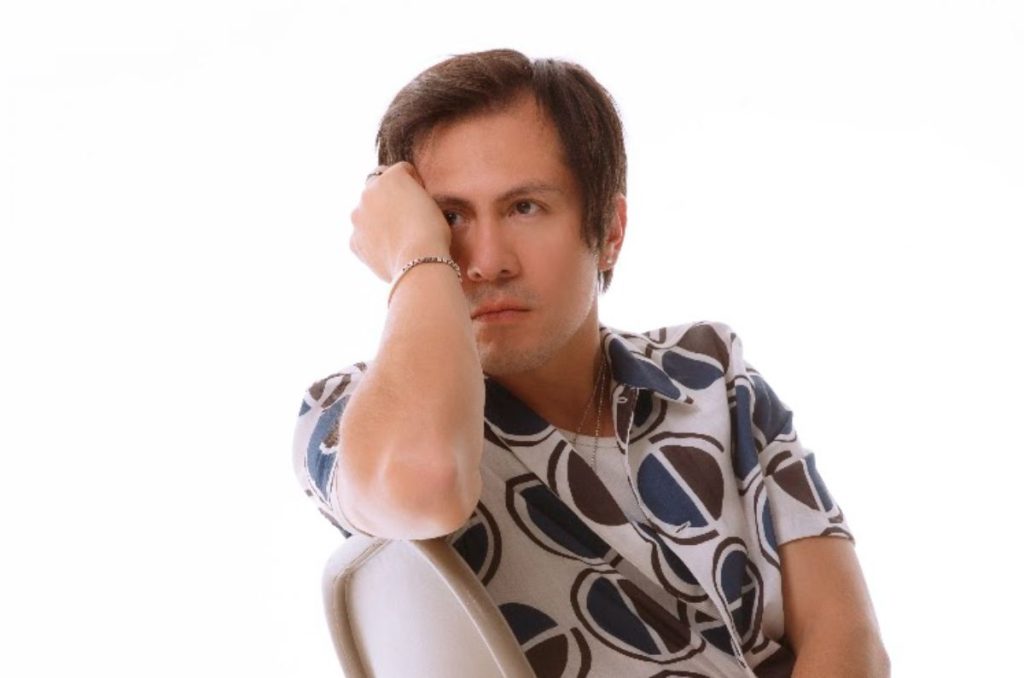 El líder de Comisario Pantera, Darío Vital, se reinventa con "Vitálico", una propuesta que combina pop latino y colaboraciones bilingües.