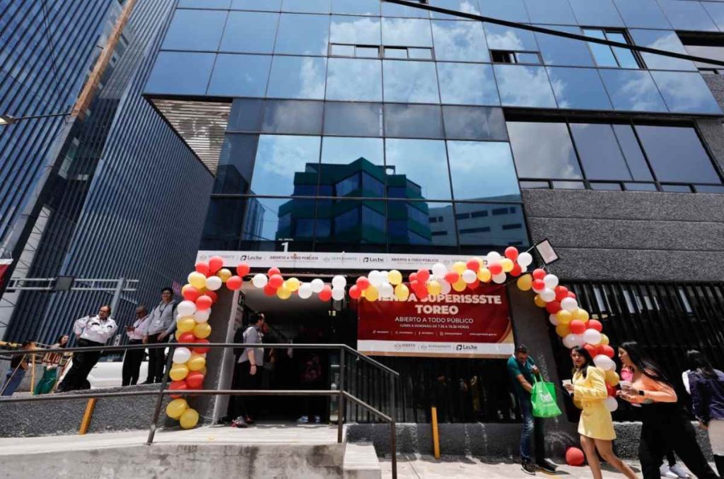 El nuevo SuperISSSTE en Toreo abre sus puertas a trabajadores, pensionados y público en general. Con precios competitivos, servicios adicionales y 17 sucursales en CDMX, la cadena regresa como una opción clave de abasto social.