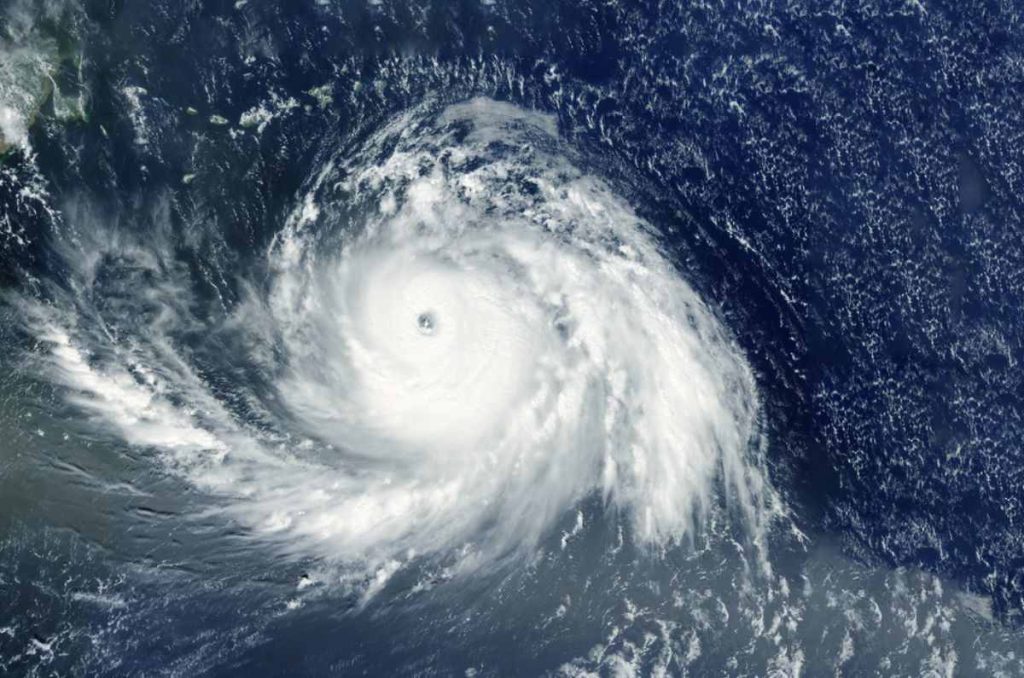 Huracan Kiko se aleja de Mexico