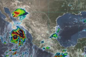 Lorena se debilita y vuelve a ser tormenta: Seguirán las lluvias intensas en estos estados