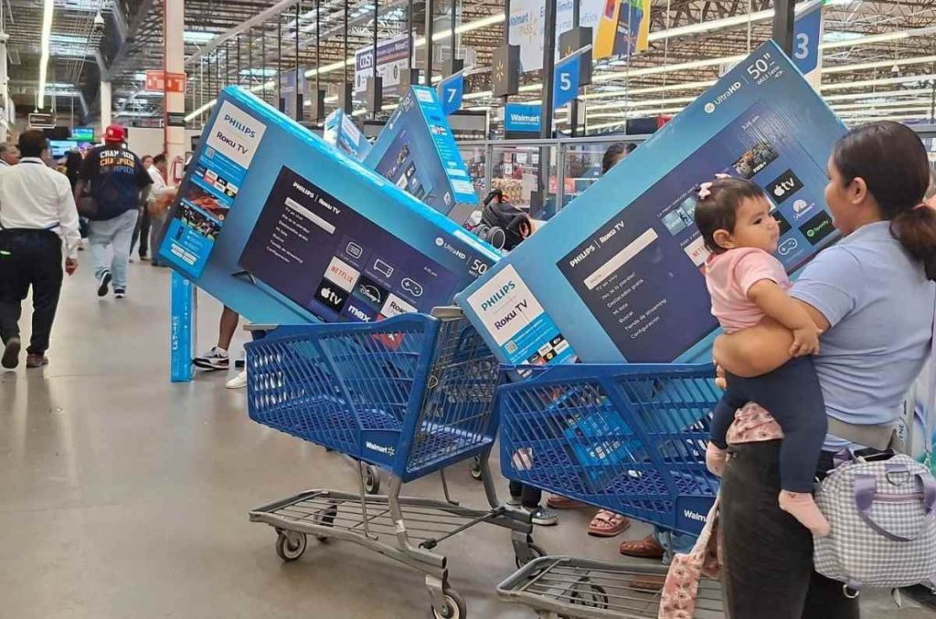 Pantallas con precios mal etiquetados en Walmart