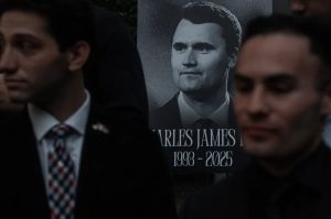 Un condado en Florida es el primero en nombrar una calle en honor a Charlie Kirk en EEUU