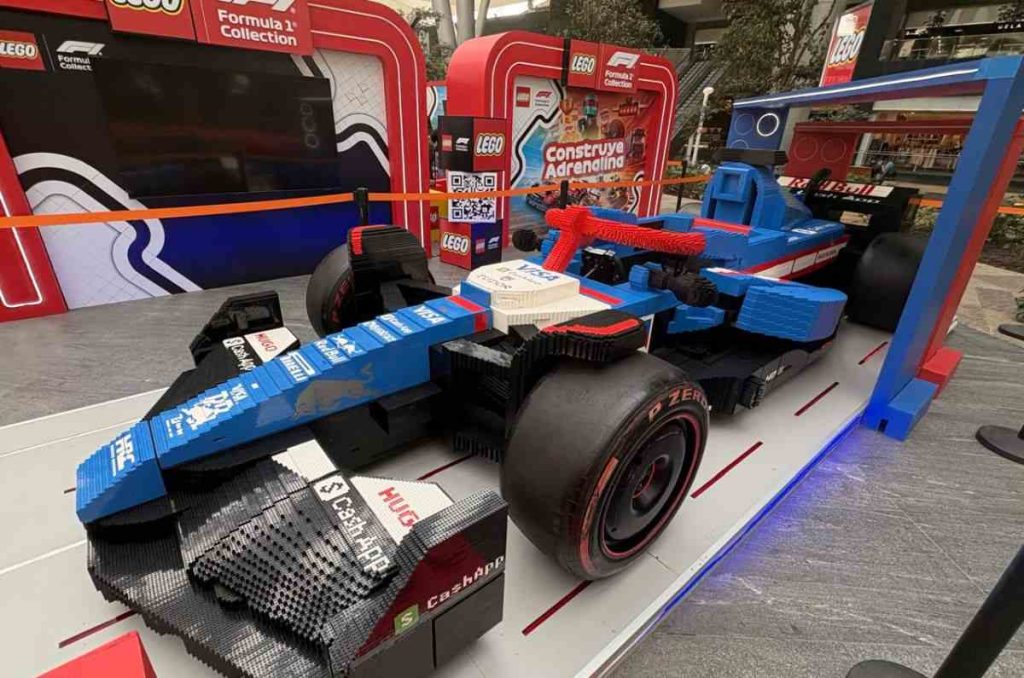 La CDMX recibe una exposición gratuita de autos de Fórmula 1 a escala real construidos con LEGO. Aquí te contamos cuándo, dónde y por qué no te lo puedes perder.