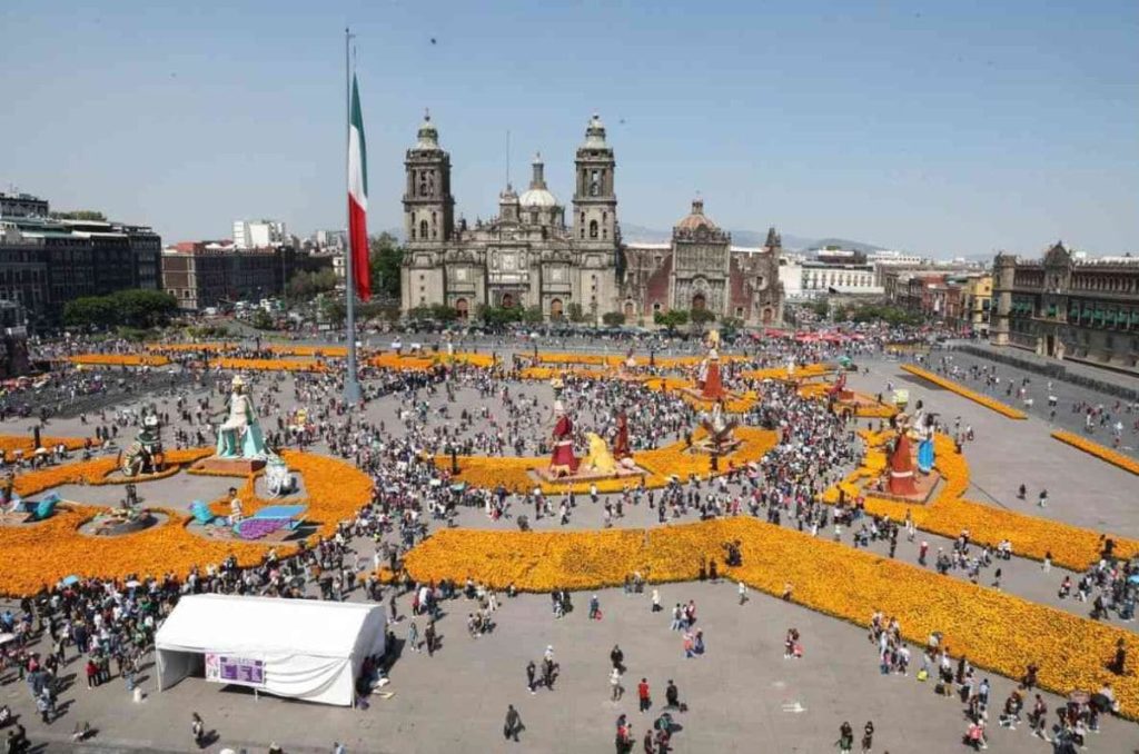 Ofrenda Monumental en el Zocalo de CDMX