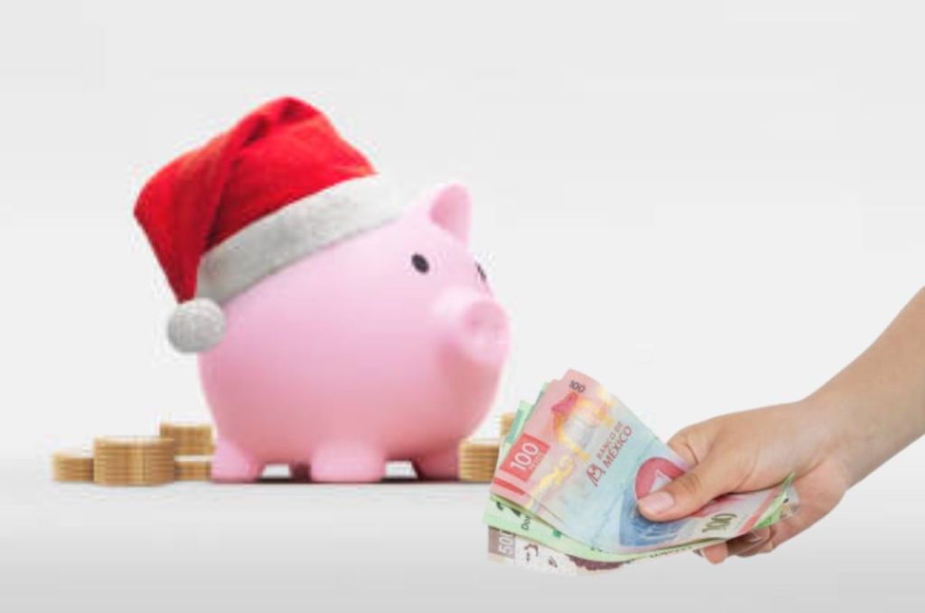 El aguinaldo 2025 viene con una pregunta clave: ¿te lo darán completo o te aplicarán ISR? Aquí te explicamos quién paga impuestos, desde qué monto y qué dice la ley al respecto.