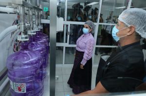 ¿Conviene más comprar los garrafones del Bienestar a 5 pesos o un purificador de agua?