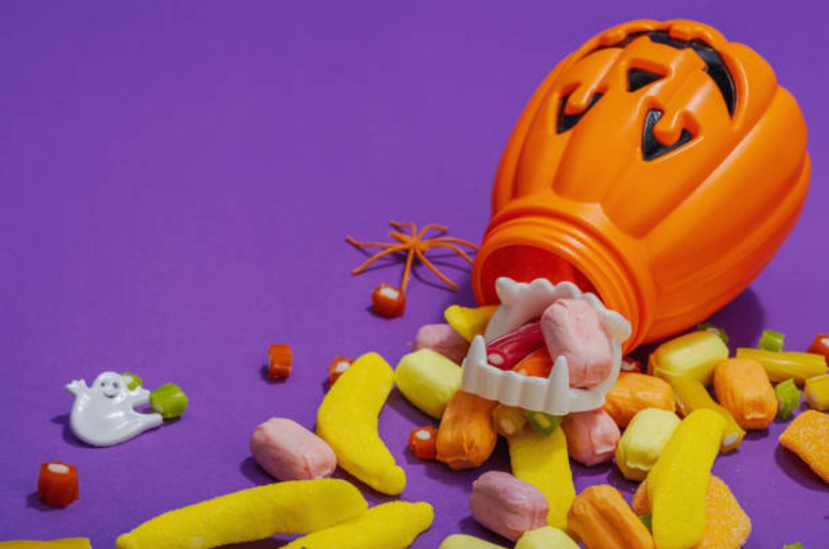 Deducir impuestos por tus dulces de Halloween o Día de Muertos sí es posible: te contamos cómo