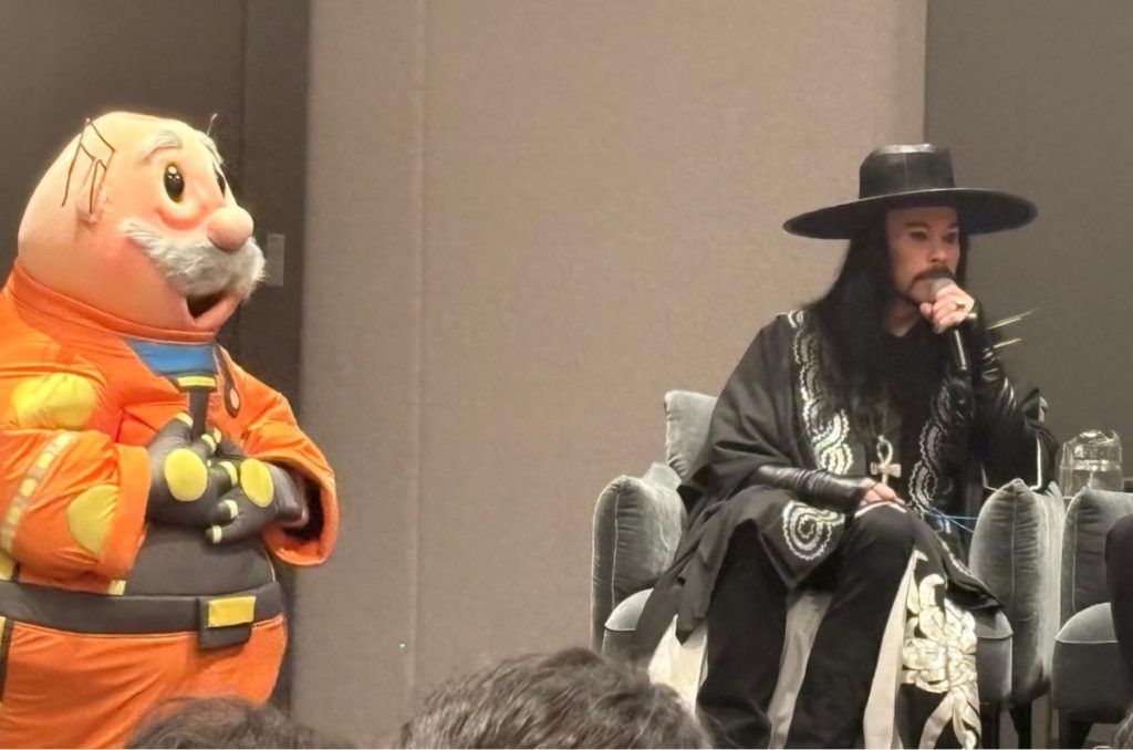 Luke Steele en conferencia