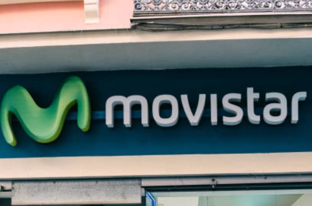 Telefónica, dueña de Movistar, confirmó su salida de México. Aunque aún no hay fecha oficial, ya hay pistas sobre lo que ocurrirá con sus usuarios.