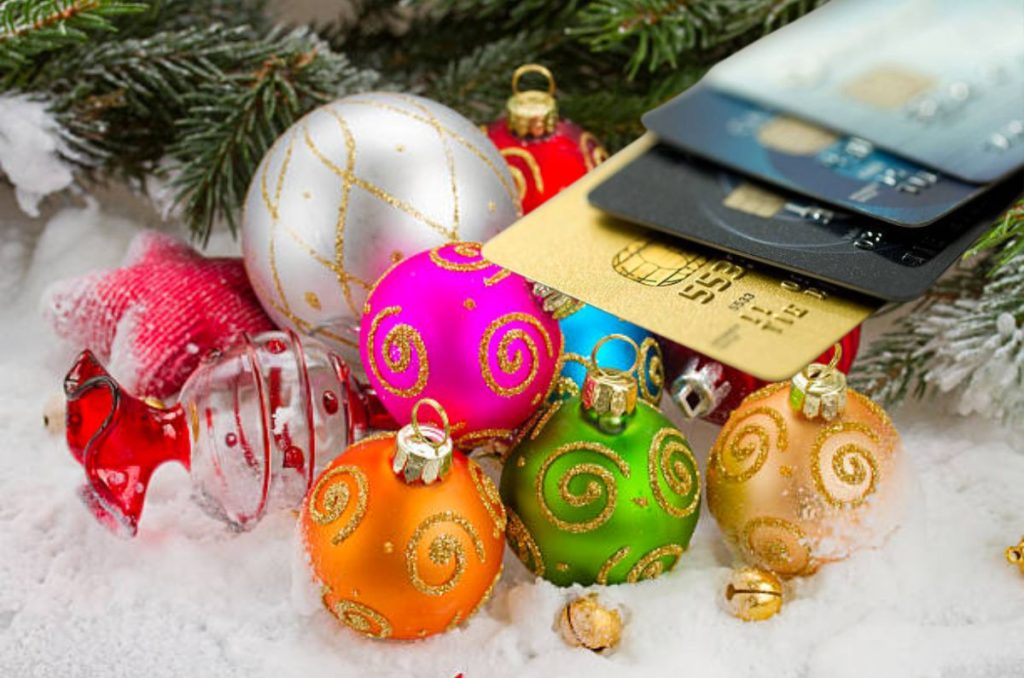 ¿Vendiste o compraste esferas navideñas y necesitas emitir factura? Aquí te explicamos cómo facturar esferas de Navidad ante el SAT en 2025, desde la clave correcta hasta los pasos en el sistema.