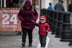 CDMX regalará cobijas y ropa térmica a quienes lo necesiten ¿Dónde estará el Operativo Invernal 2025?