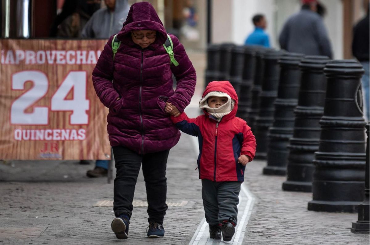 CDMX regalará cobijas y ropa térmica a quienes lo necesiten ¿Dónde estará el Operativo Invernal 2025?