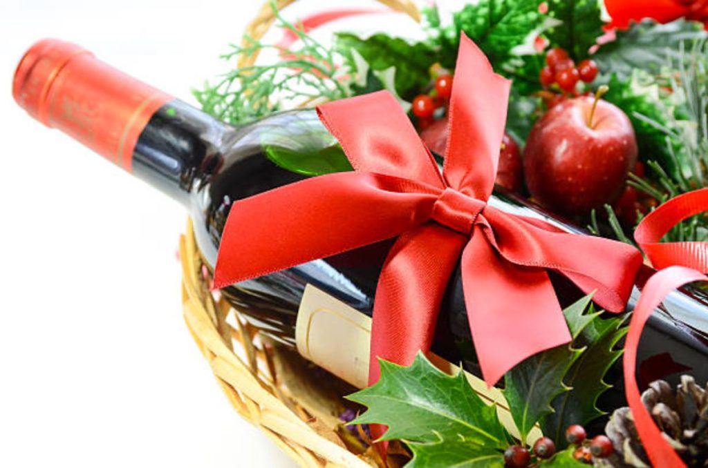 Una canasta navideña no puede reemplazar el aguinaldo en México. La ley exige pago en dinero. Aquí te explicamos tus derechos.