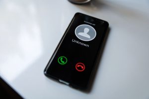 ¿Te llegan llamadas de spam? Esta es la razón por la que NO debes rechazarlas