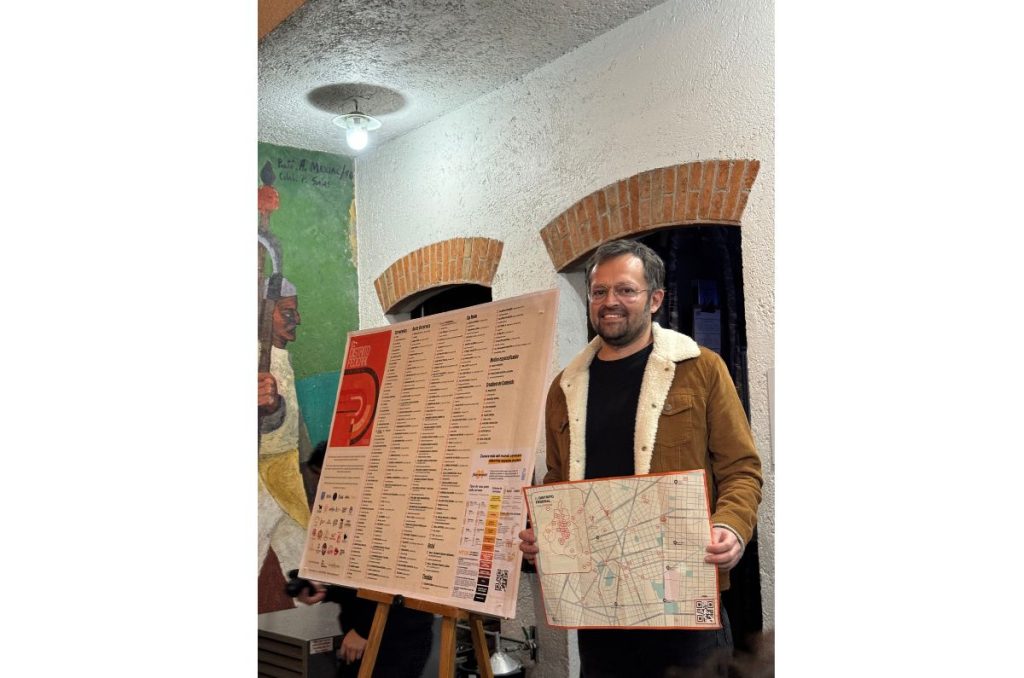 “El Distrito Federal y sus Cervezas” es un mapa cervecero que documenta 98 espacios artesanales en la CDMX. Más que una guía, es una invitación a redescubrir la ciudad entre chelas, cultura y barrios.