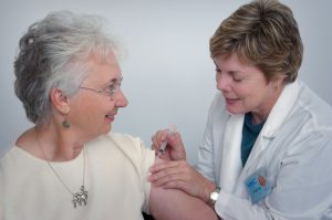 Sarampión en México ¿Los adultos mayores no deben vacunarse? Esta es la razón