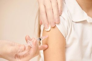 SRP o SR ¿Qué vacuna contra el sarampión protege más y cuál debo aplicarme?