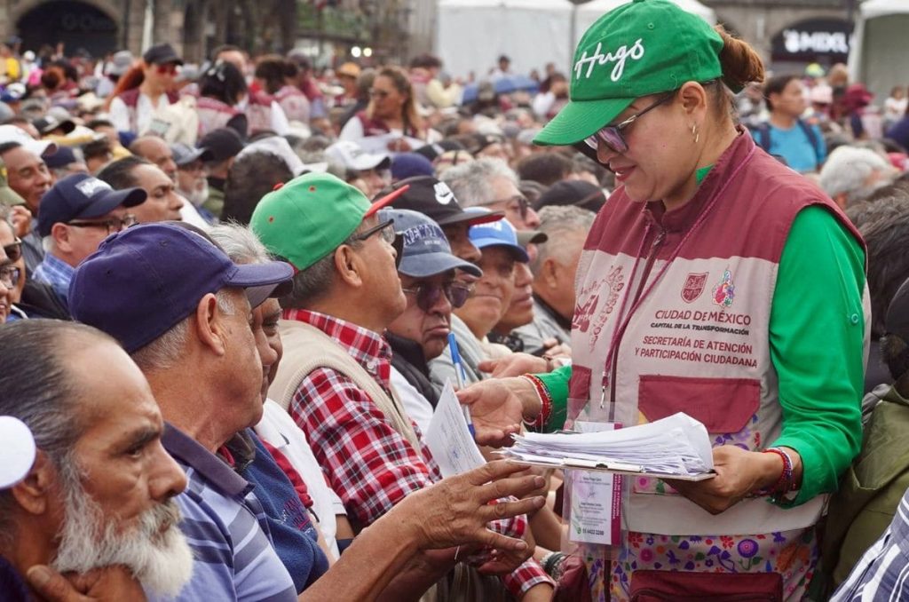 Apoyo a hombres mayores en la CDMX