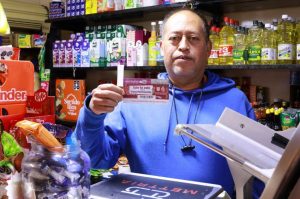 ¿Estás vendiendo o intercambiando por efectivo tus Vales Mercomuna? Podrías tener problemas