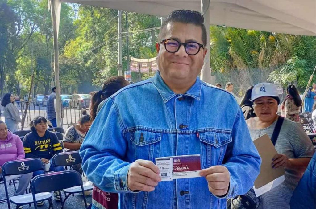 Entrega de vales Mercomuna en la CDMX