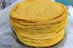 ¿Te pueden multar por vender tortillas en hieleras? Esto dice la Profeco