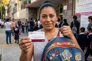 Inicia la Beca de Apoyo para Uniformes y Útiles “Rita Cetina” Primaria: ¿Qué hacer si aparece convocatoria cerrada?