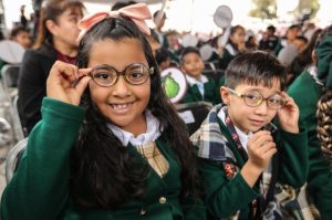 Lentes GRATIS para tus hijos: Así puedes hacer el examen y canjearlo por unos lentes