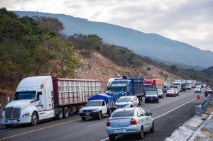 ¡Toma tus precauciones! Confirman megabloqueo de transportistas en distintas partes de México